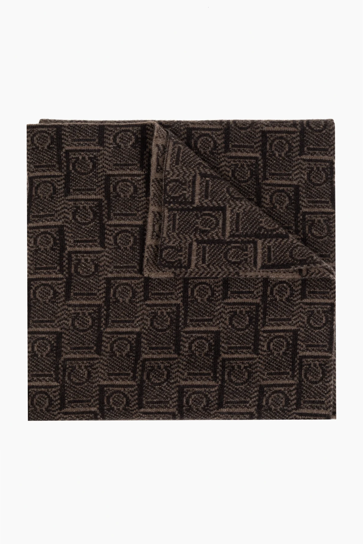 Szal z monogramem