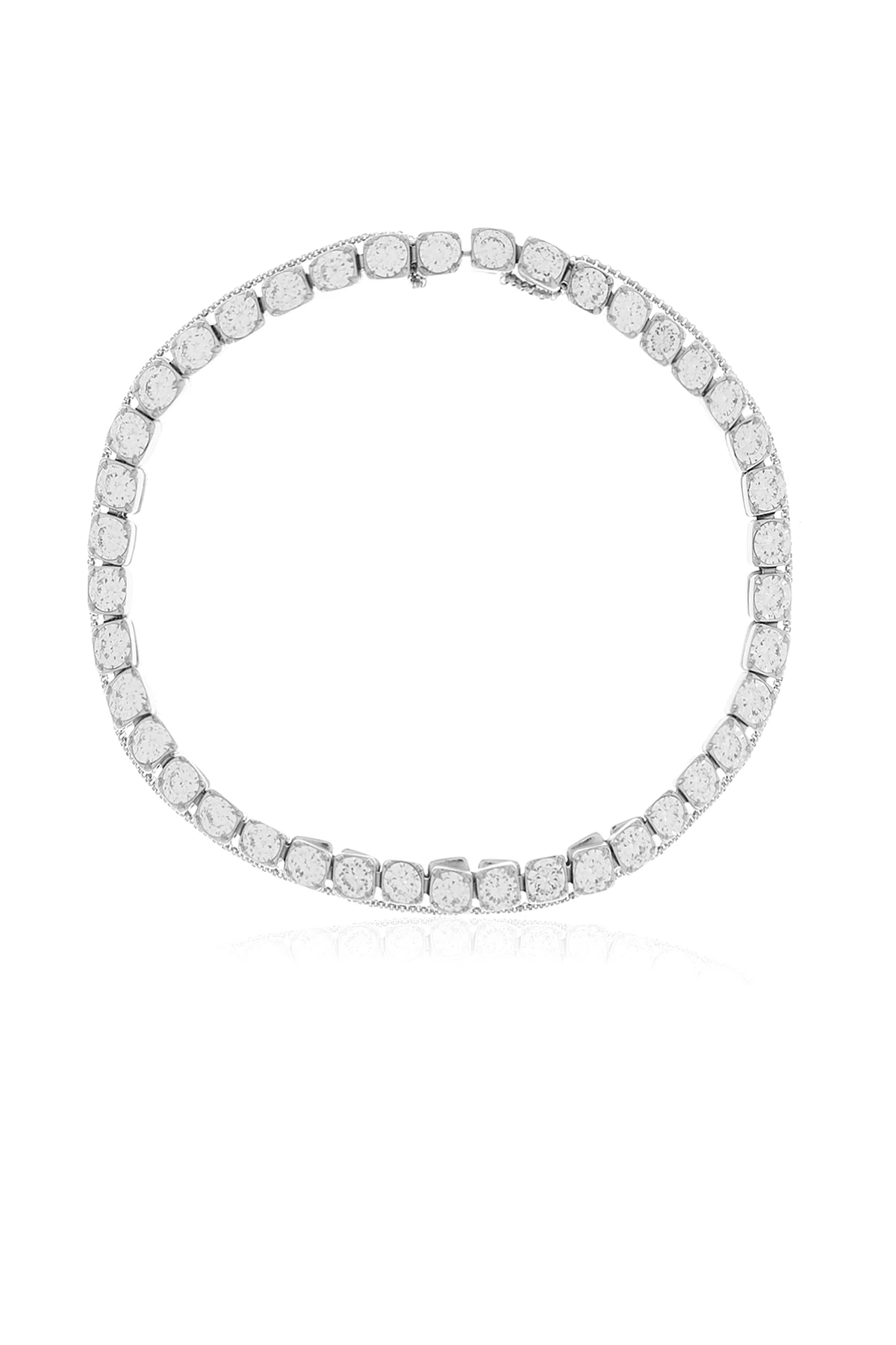 Necklace with cubic zirconia