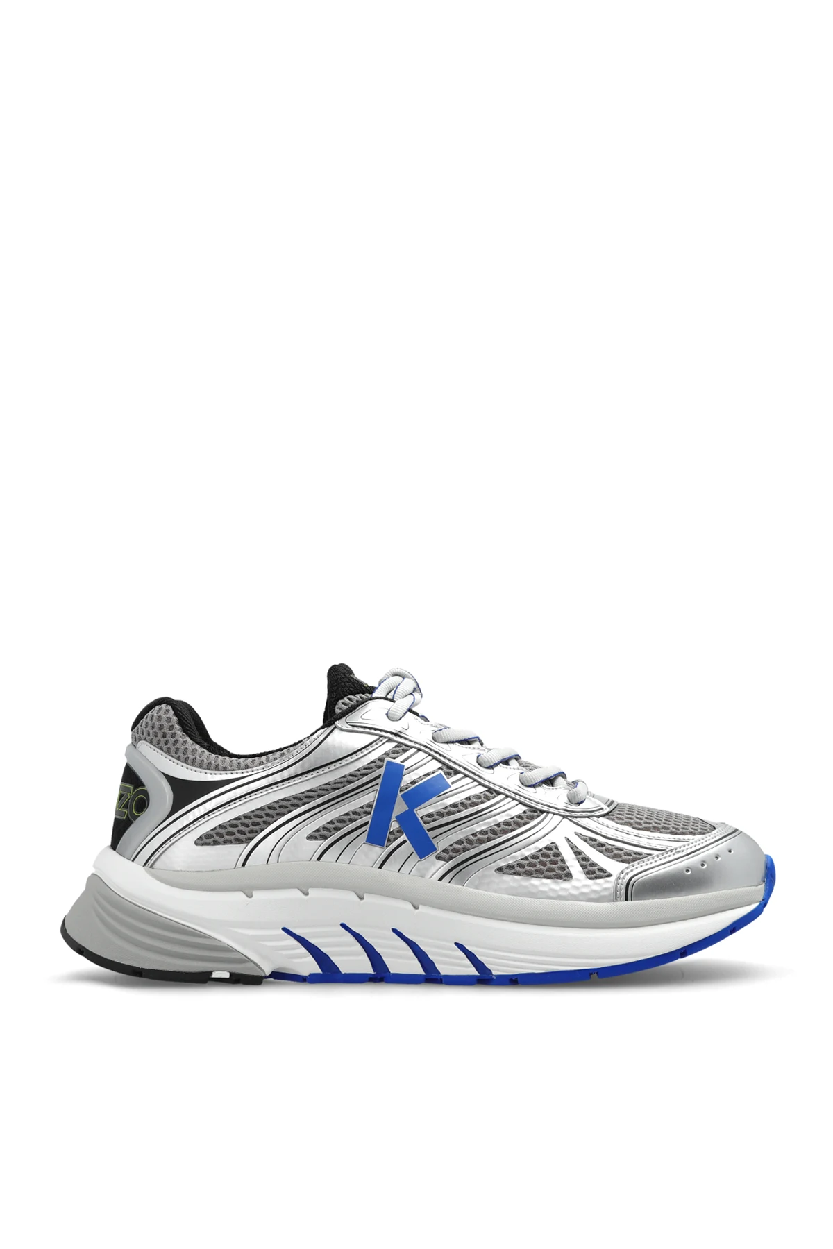 Sznurowane buty sportowe