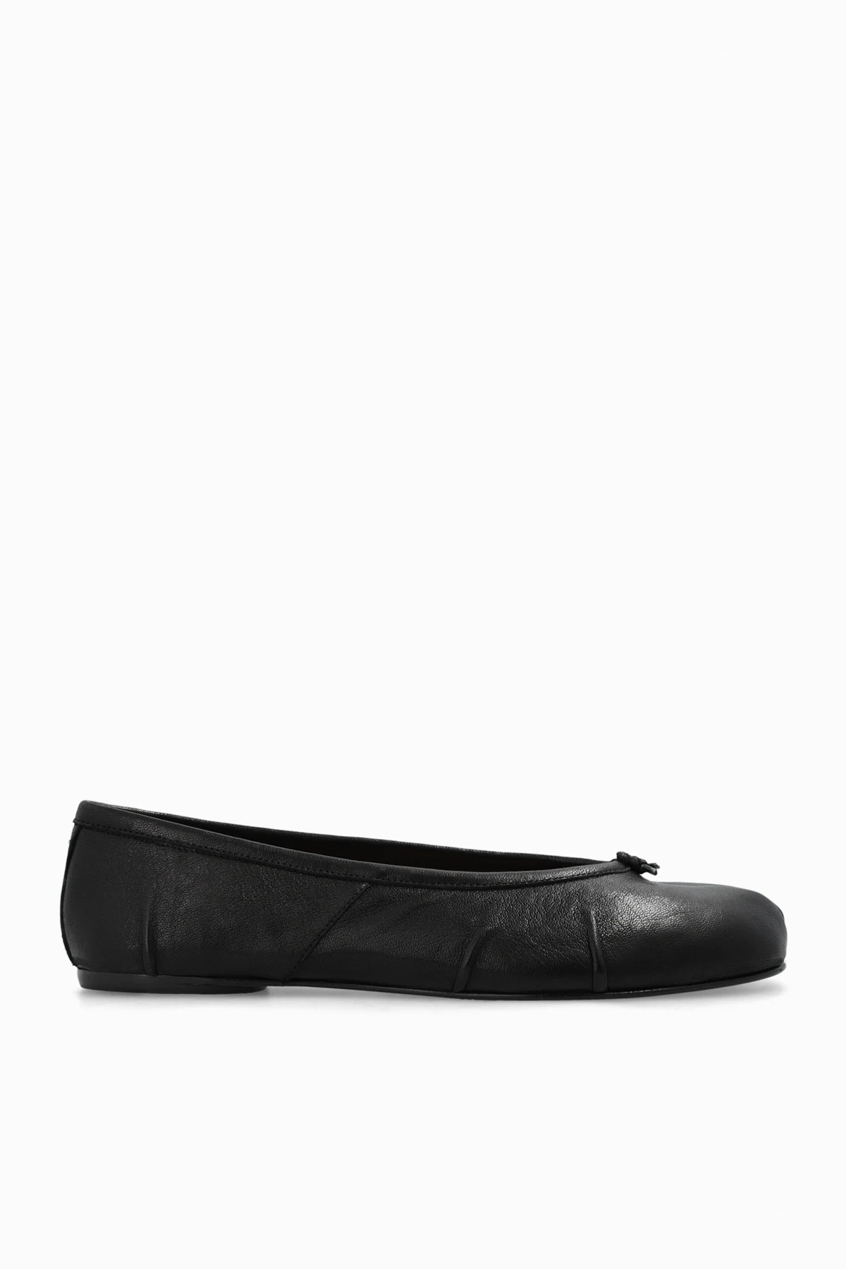 ‘Tabi’ ballet flats