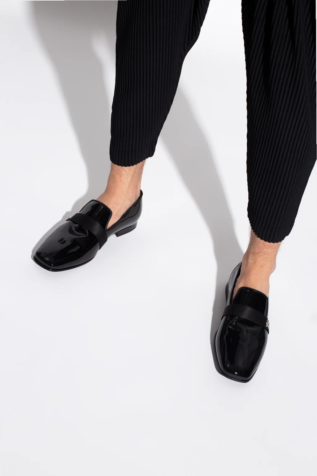 Skull-embroidered loafers