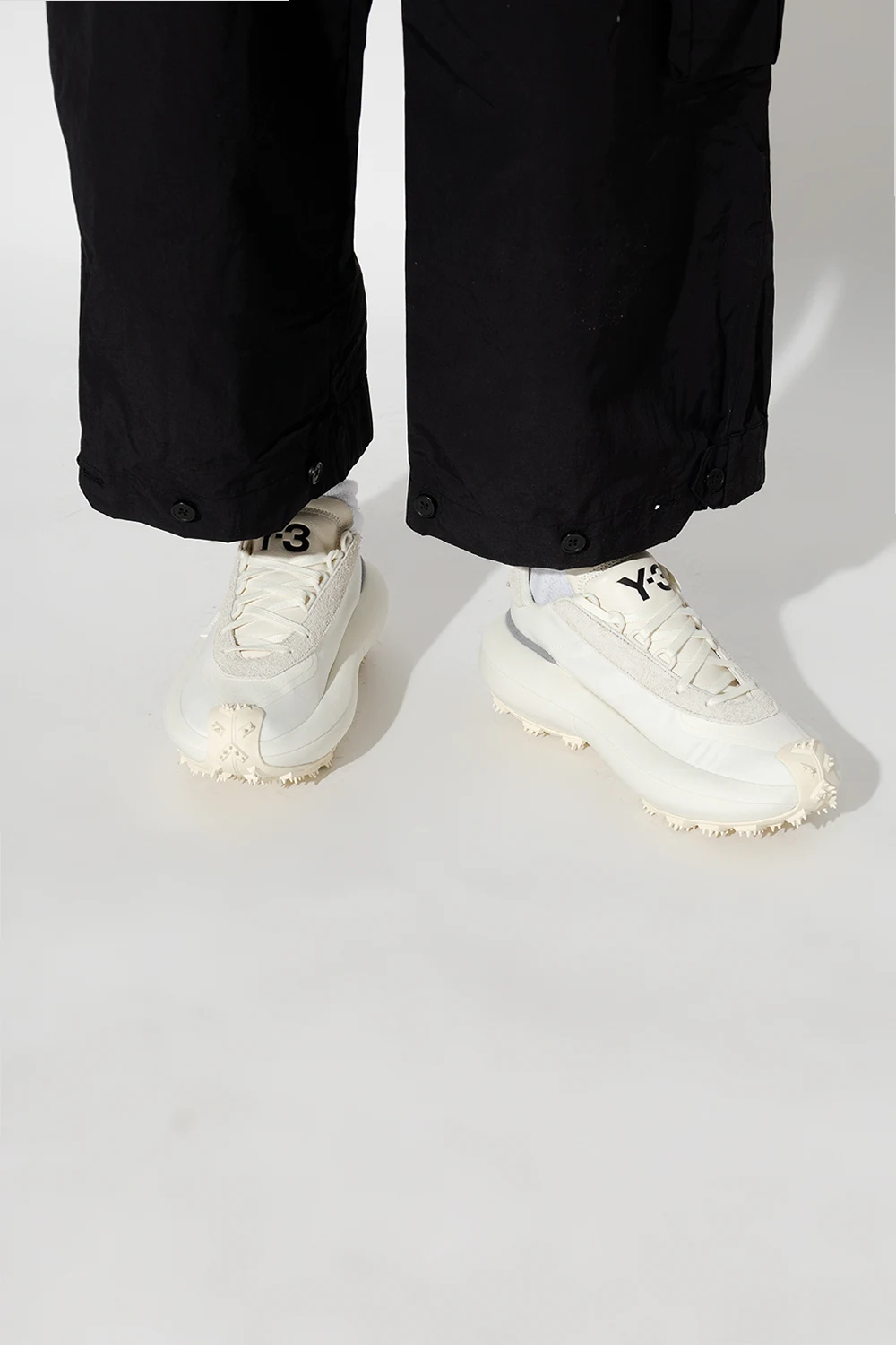 ‘MAKURA’ sneakers