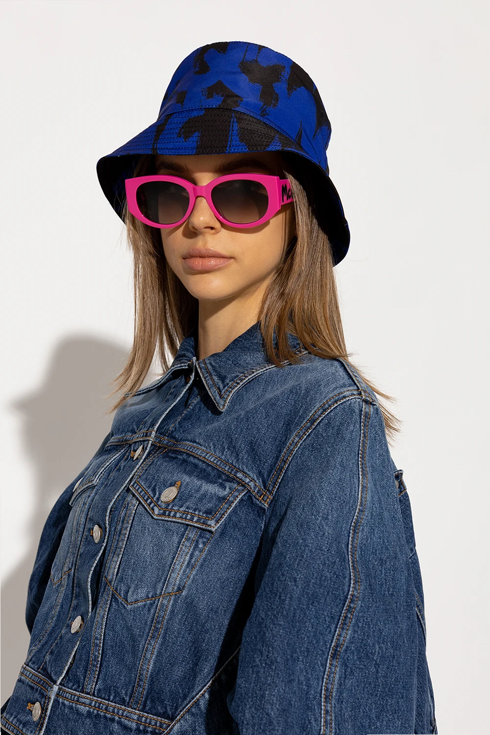 Sunglasses with logo