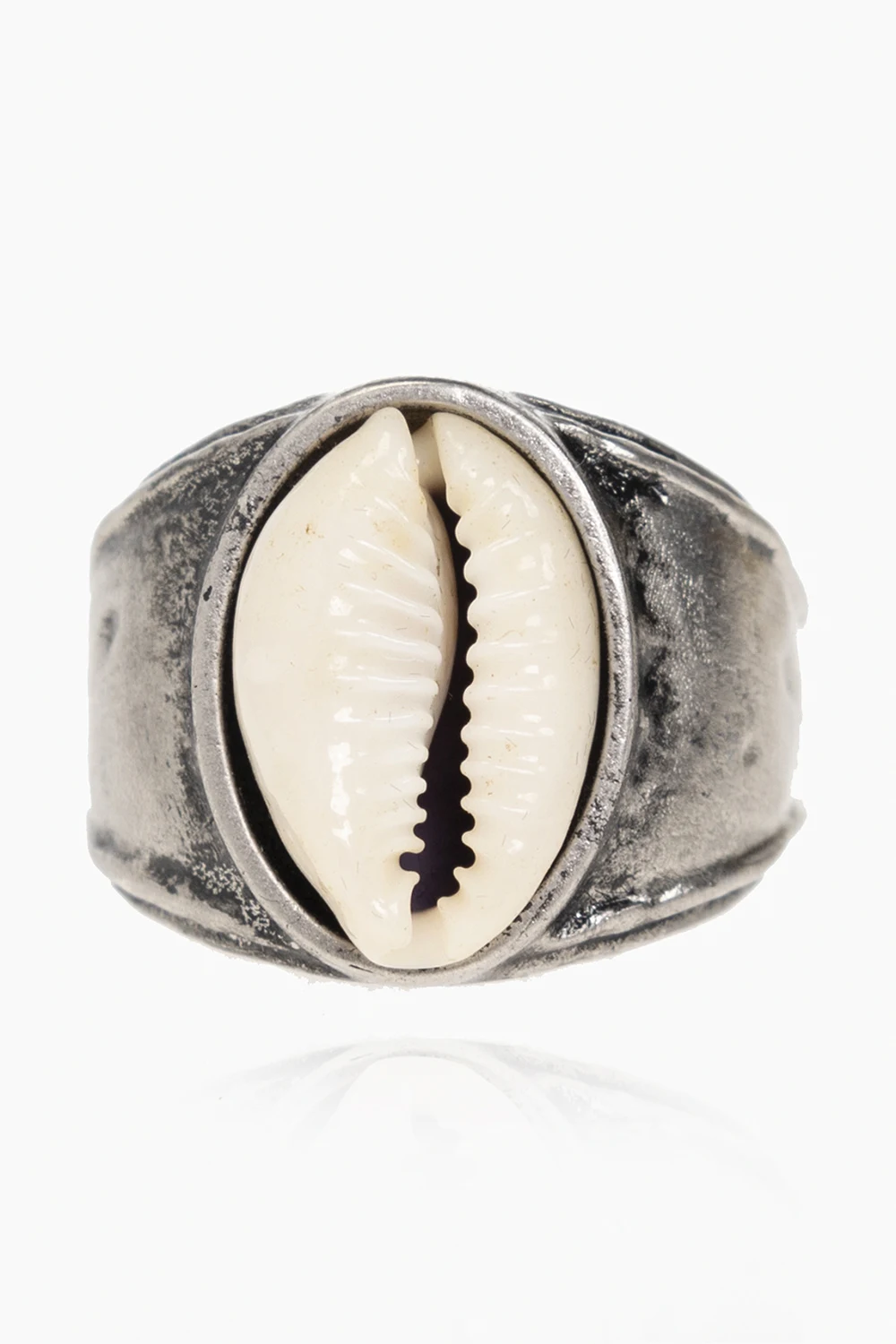 Ring with shell