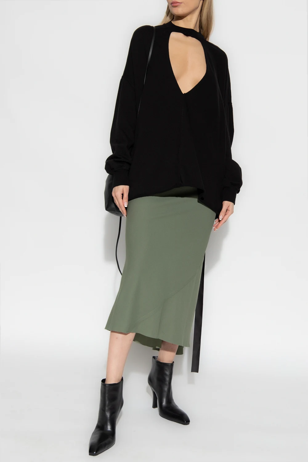 Skirt with asymmetric trim