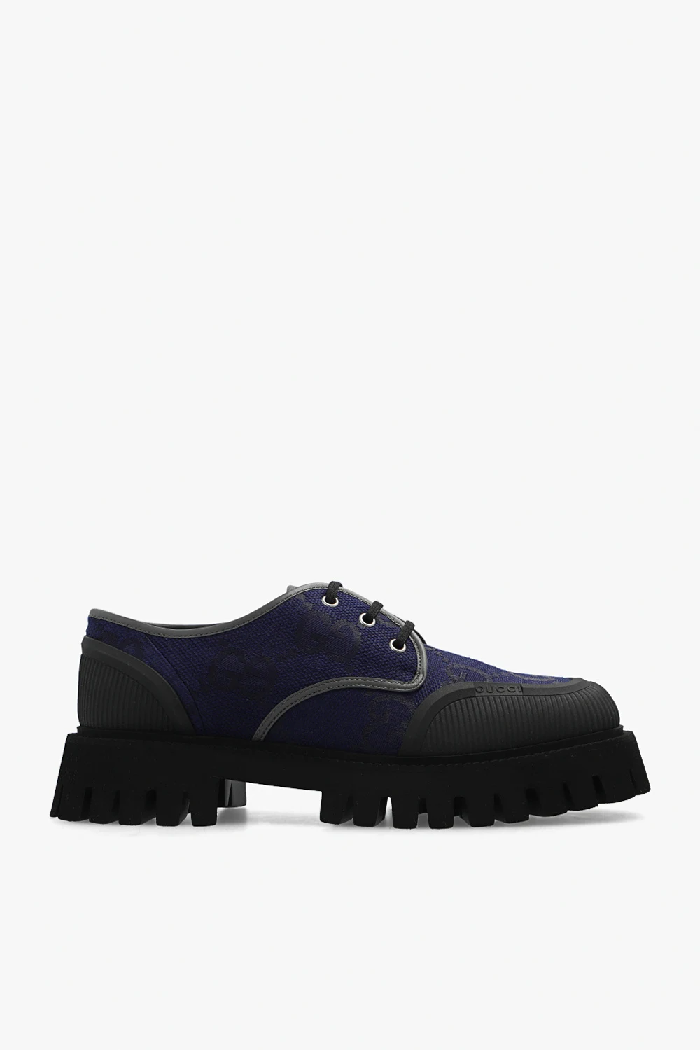 Sznurowane buty