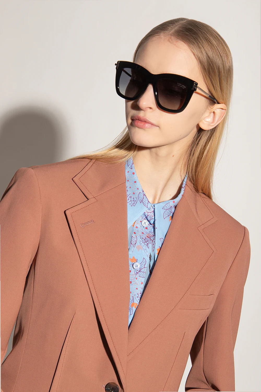 Sunglasses with logo