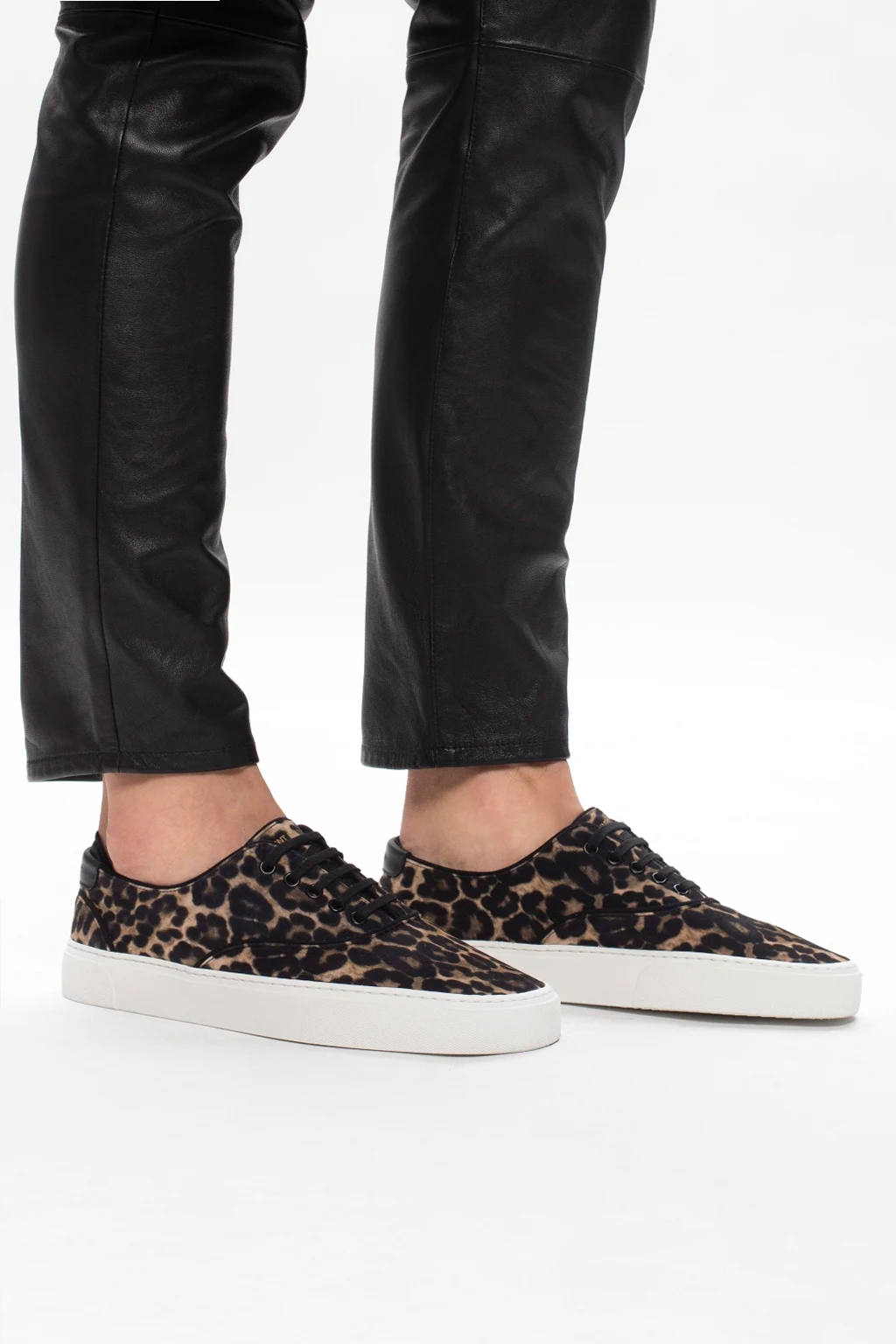 Buty ze wzorem w cętki