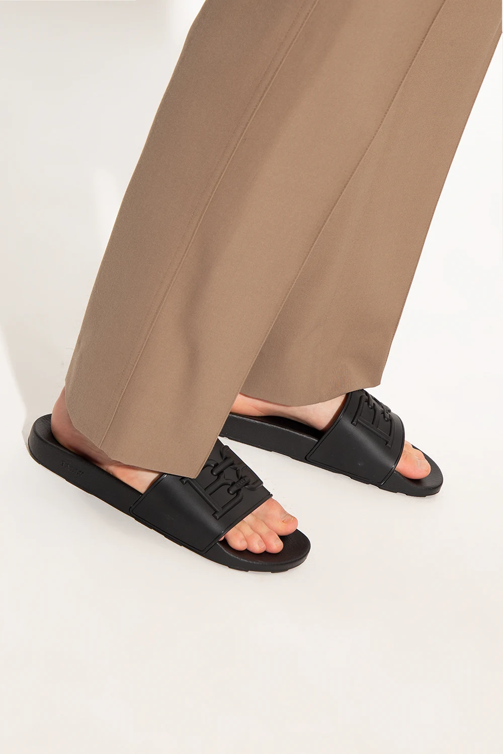 ‘Scotty’ rubber slides