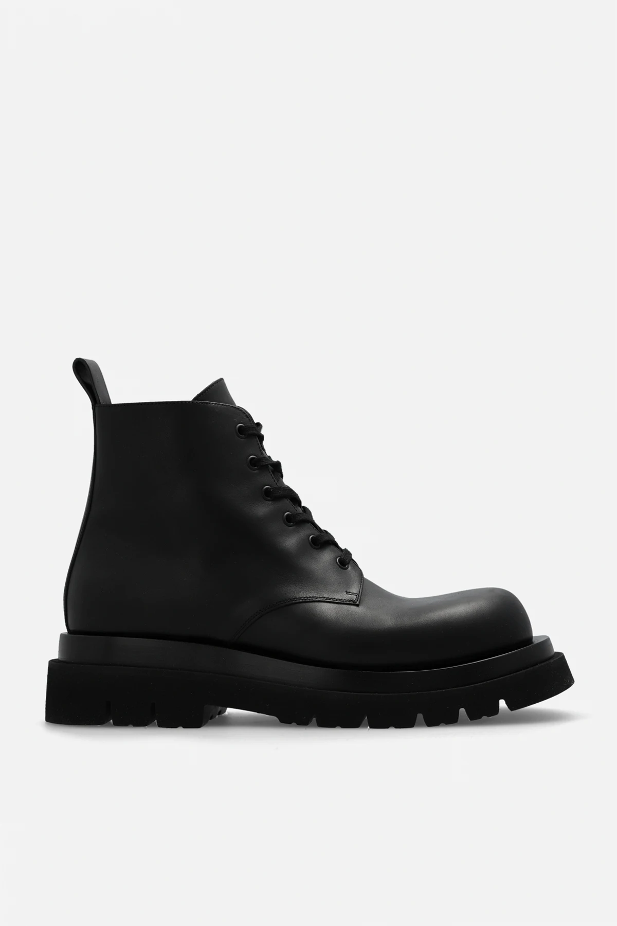‘Lug’ combat boots