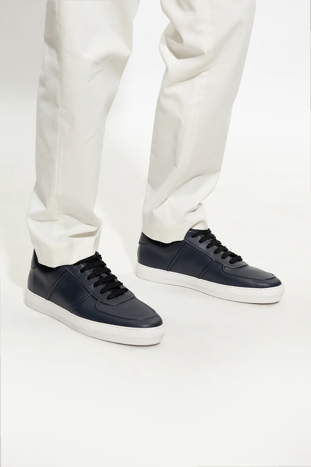 ‘New York’ sneakers