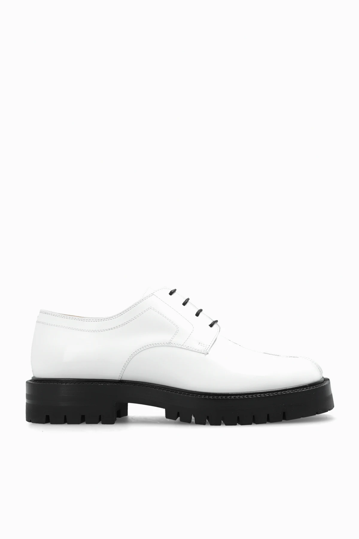Derby shoes with ‘Tabi’ toe