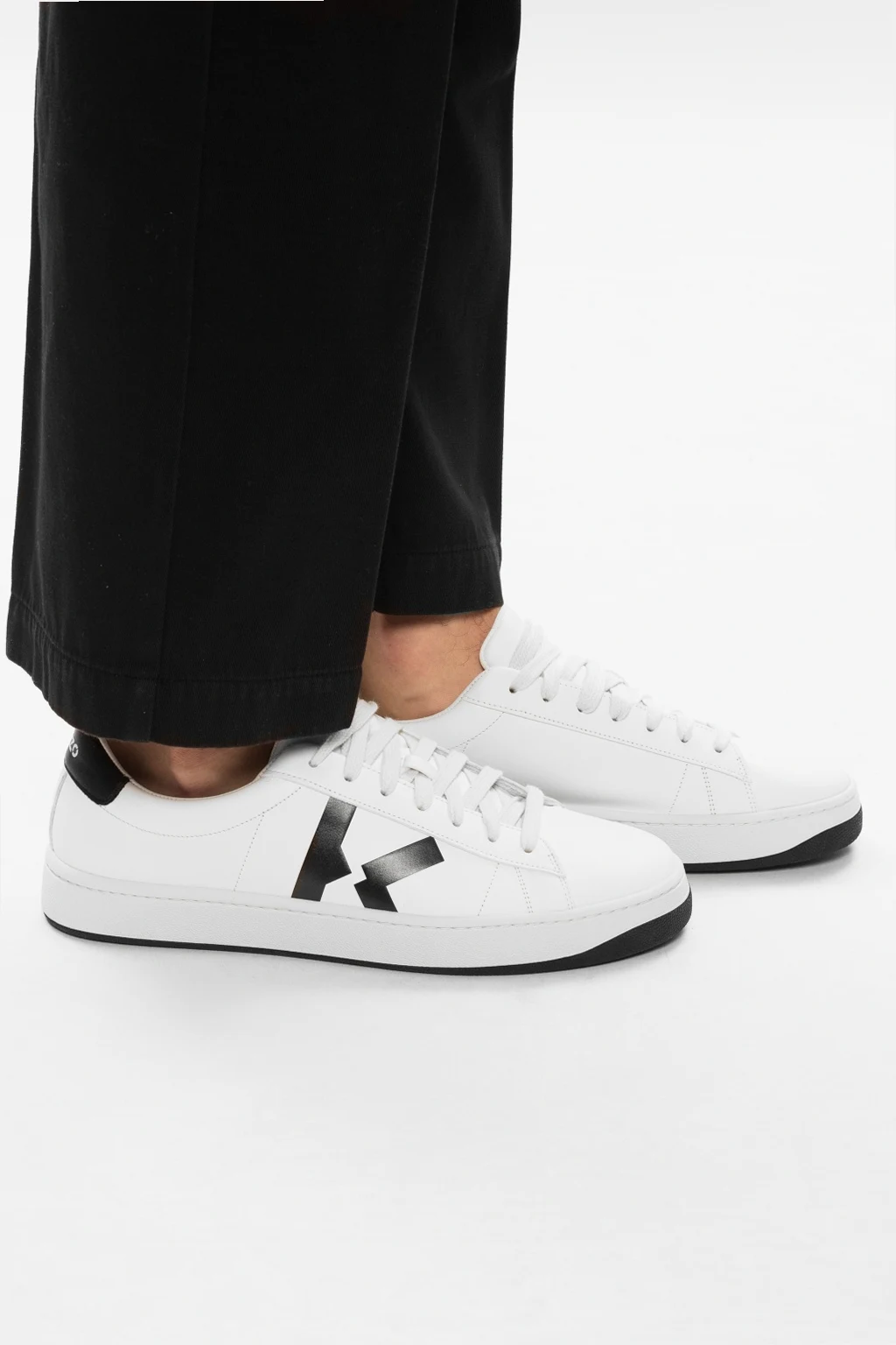Buty sportowe z logo