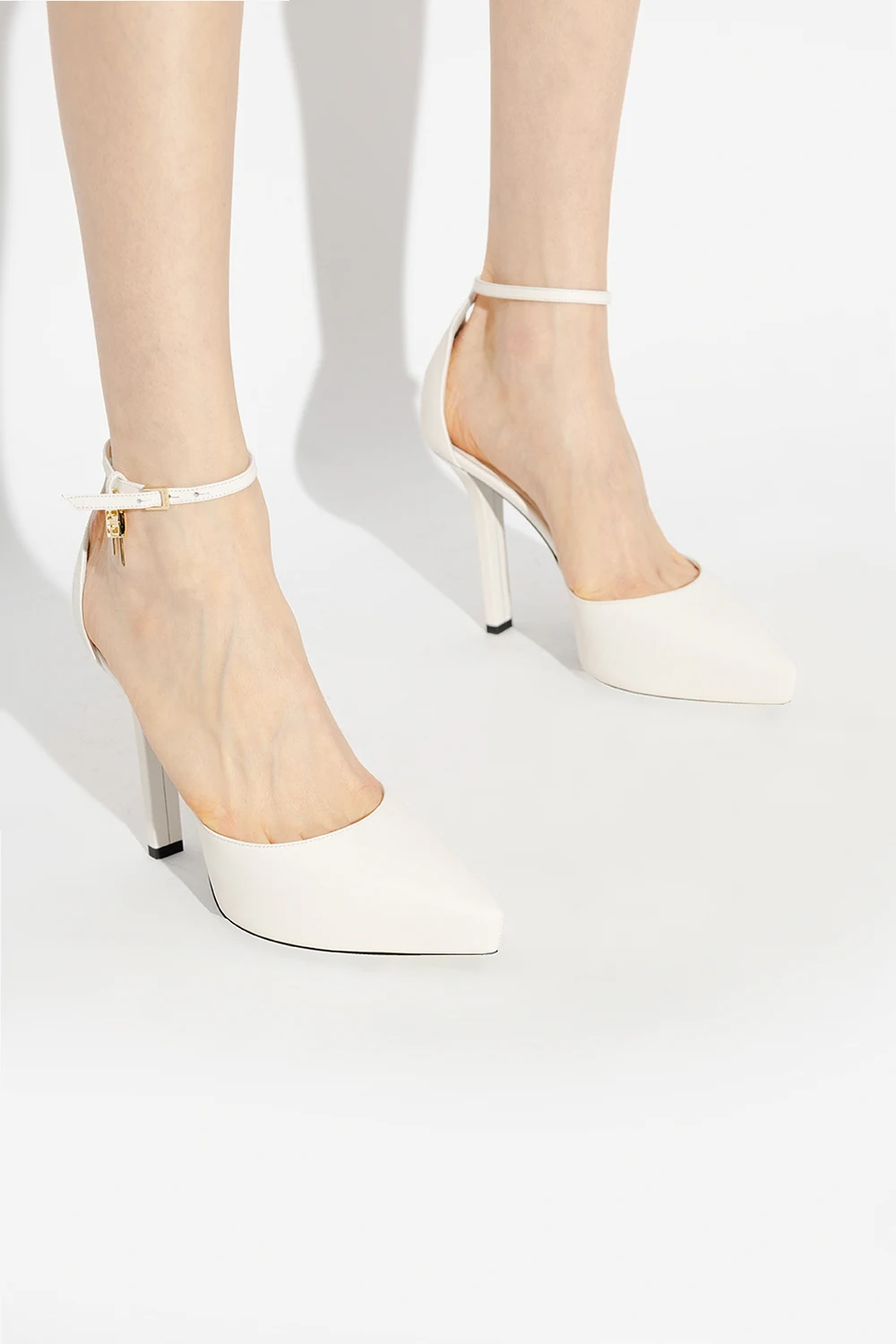 Pumps with logo