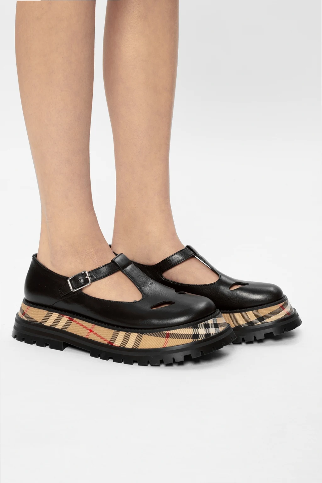 Track sole boots