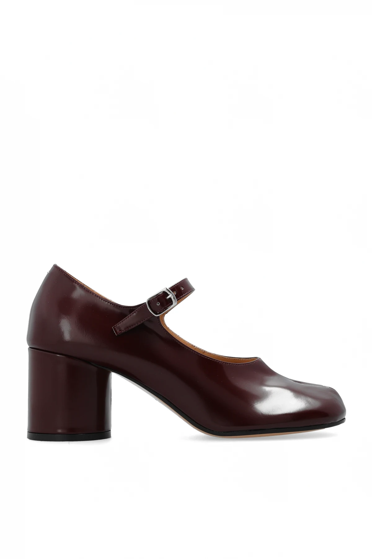 Tabi pumps