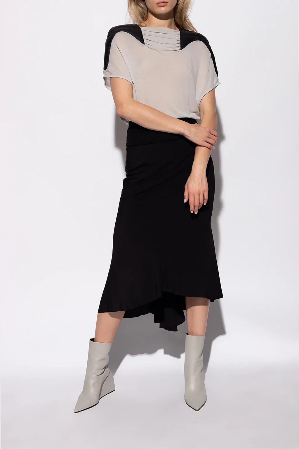Asymmetrical skirt