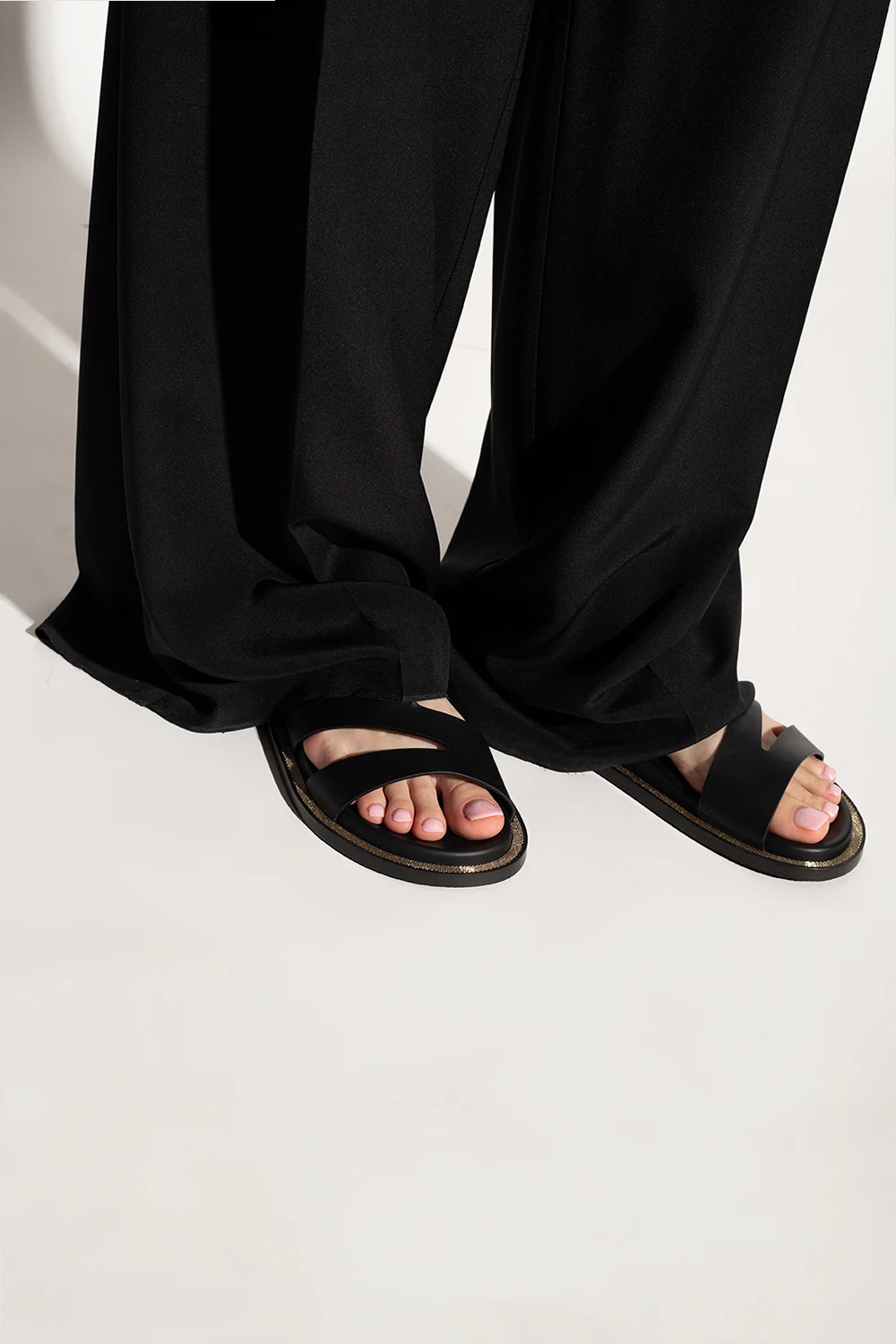 ‘Mikela’ slides