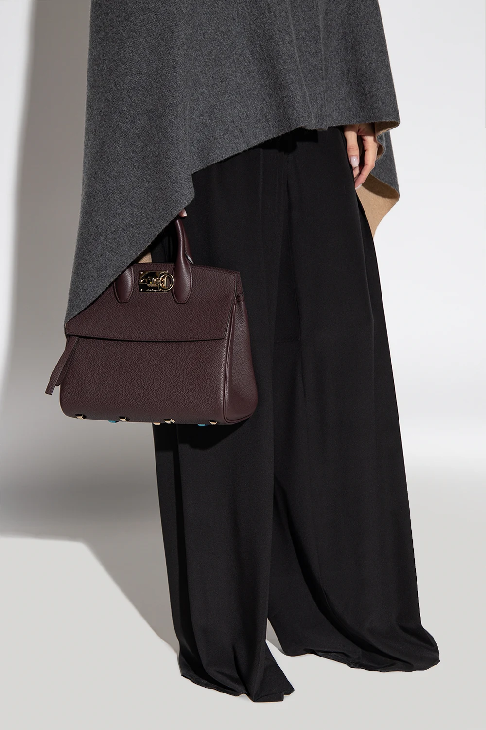 ’The Studio Small’ shoulder bag