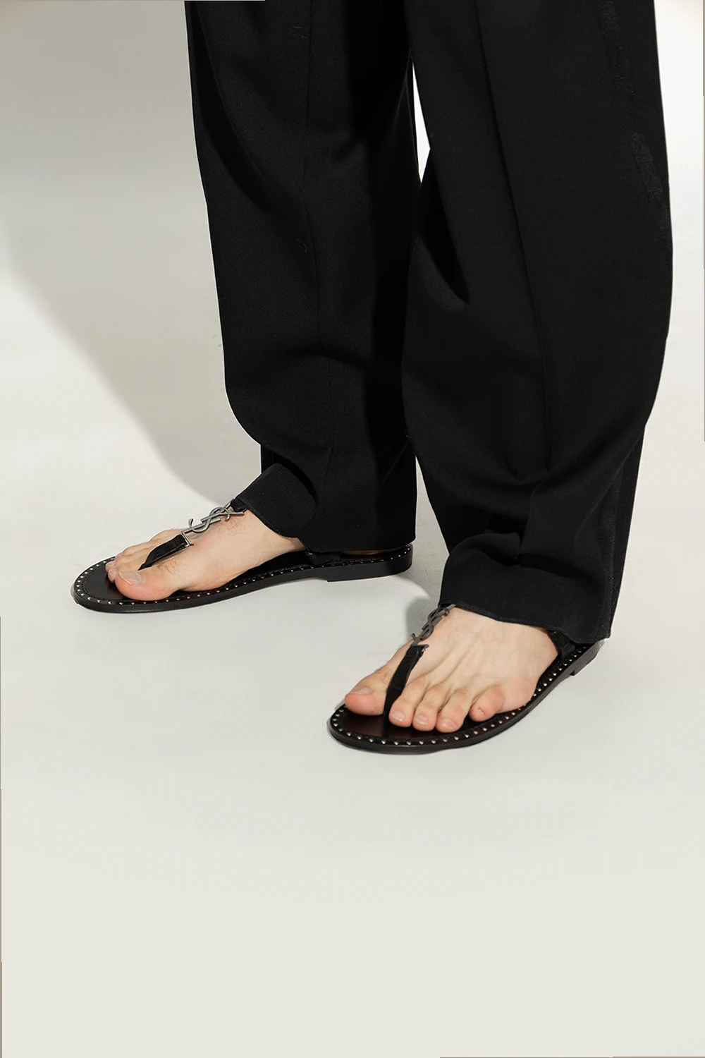 Zamszowe sandały ‘Cassandra’