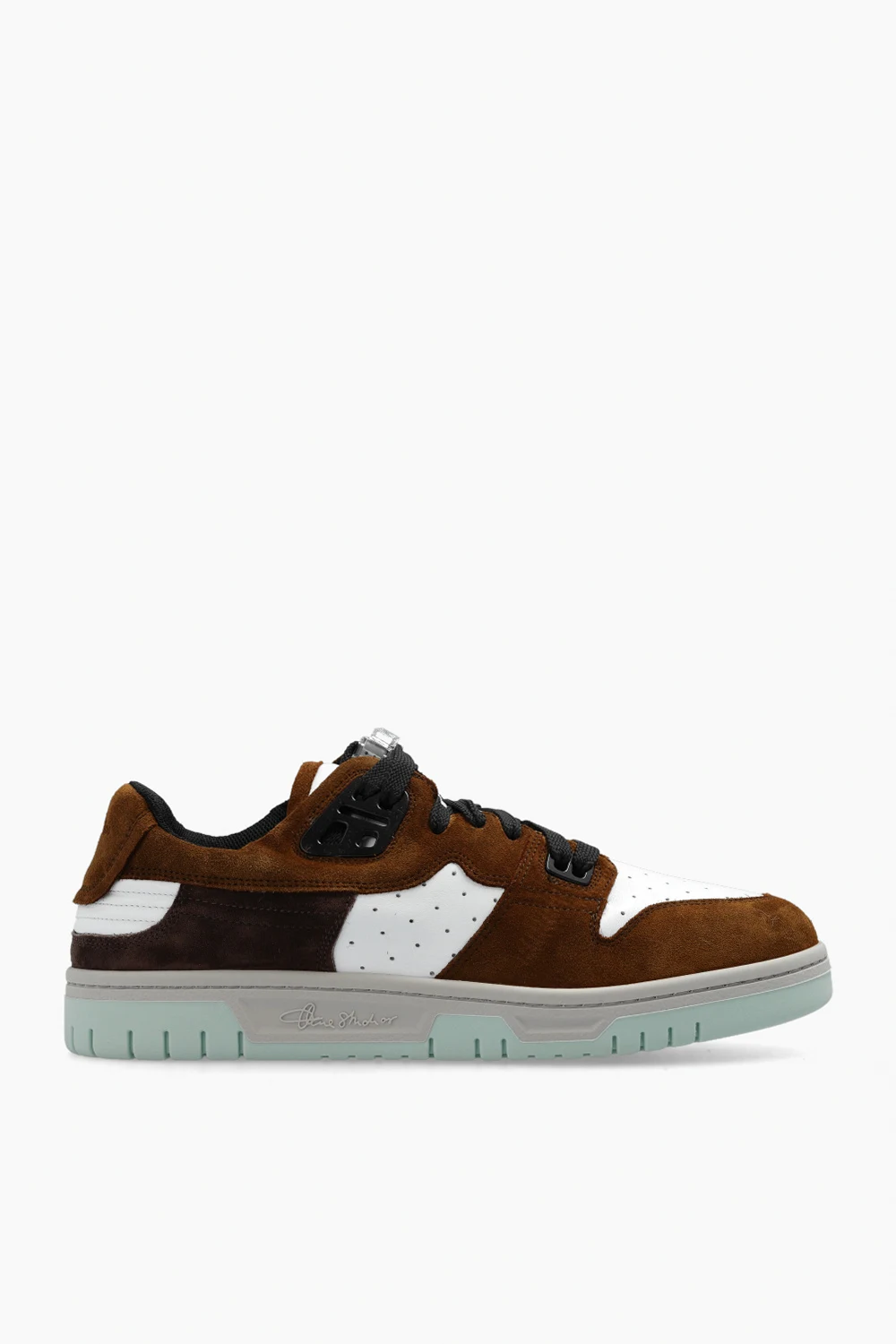 ‘Low Preppy’ sneakers