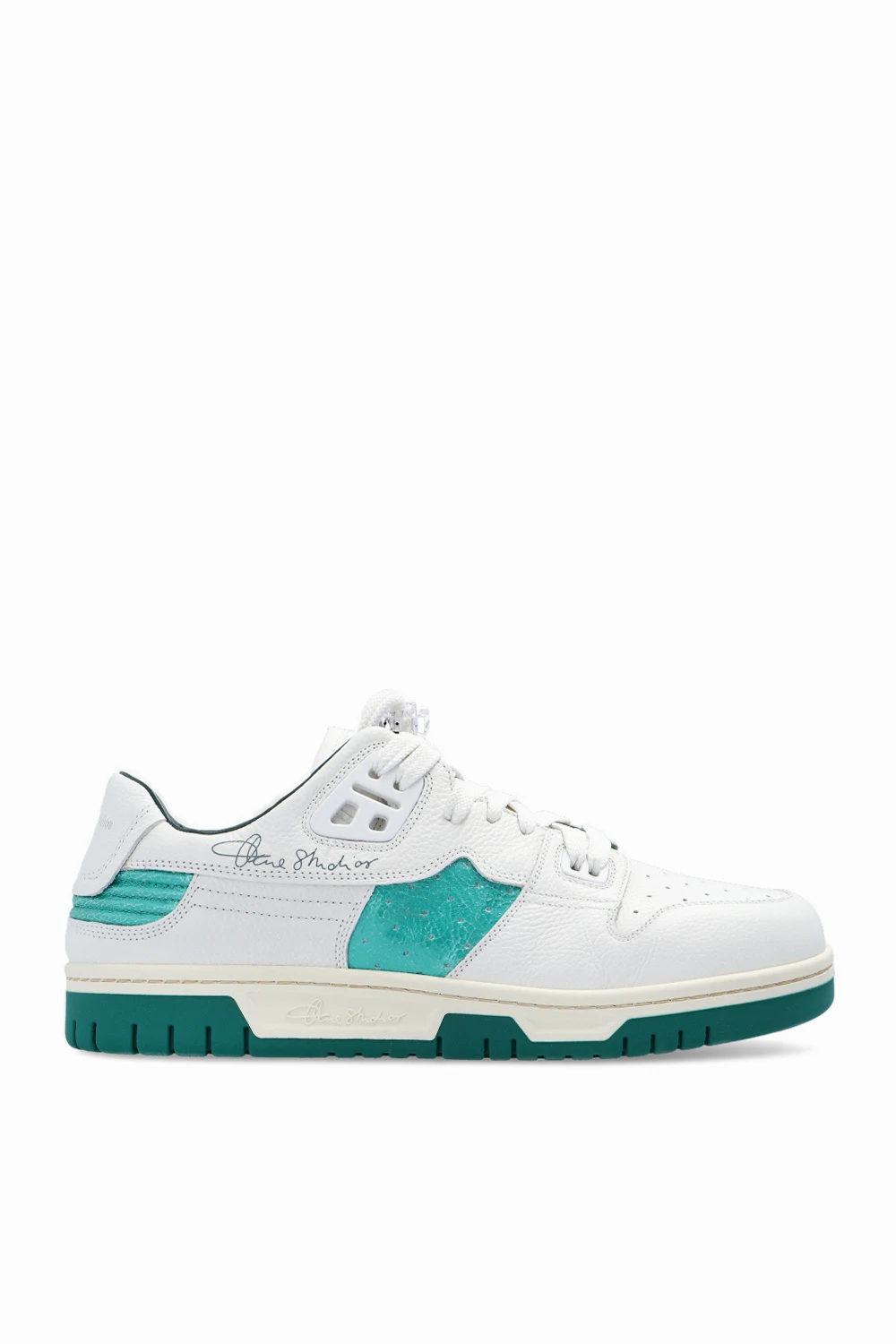 ‘Low Pop’ sneakers