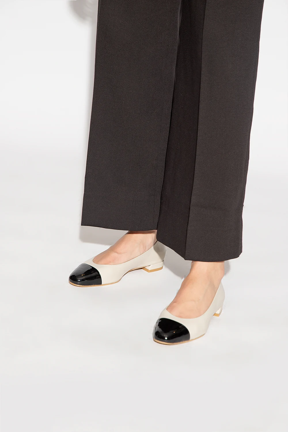 ‘Sleek’ leather ballet flats
