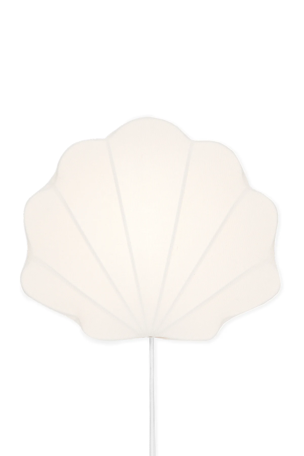 Shell-shaped lamp