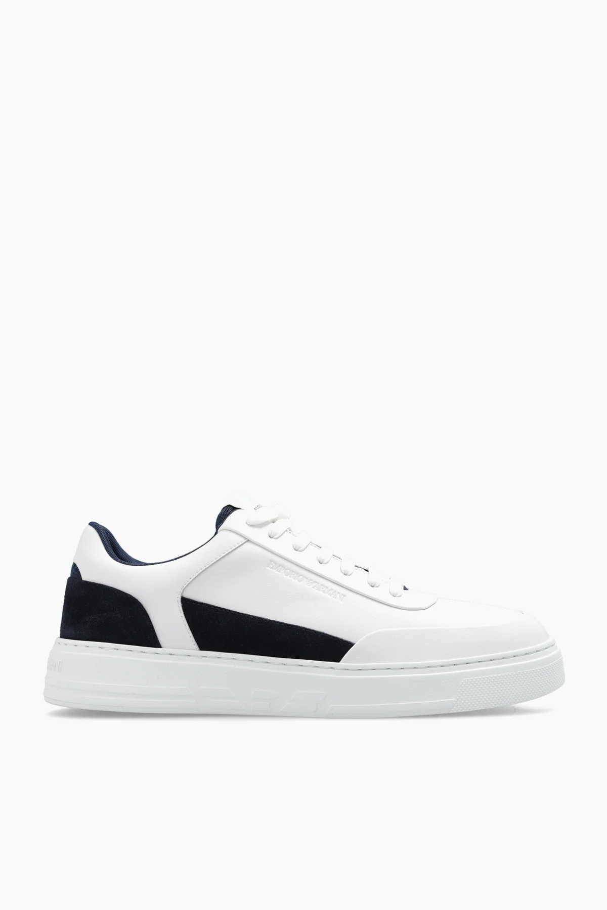 Sznurowane buty sportowe
