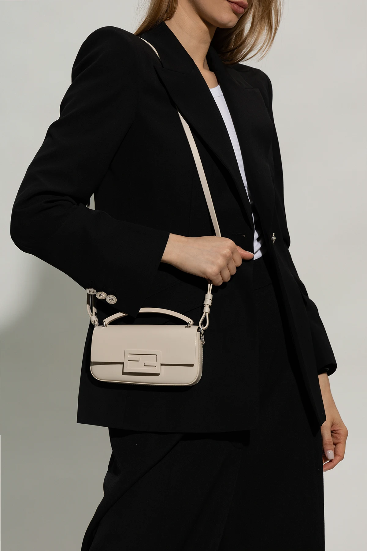 ‘Baguette’ phone holder