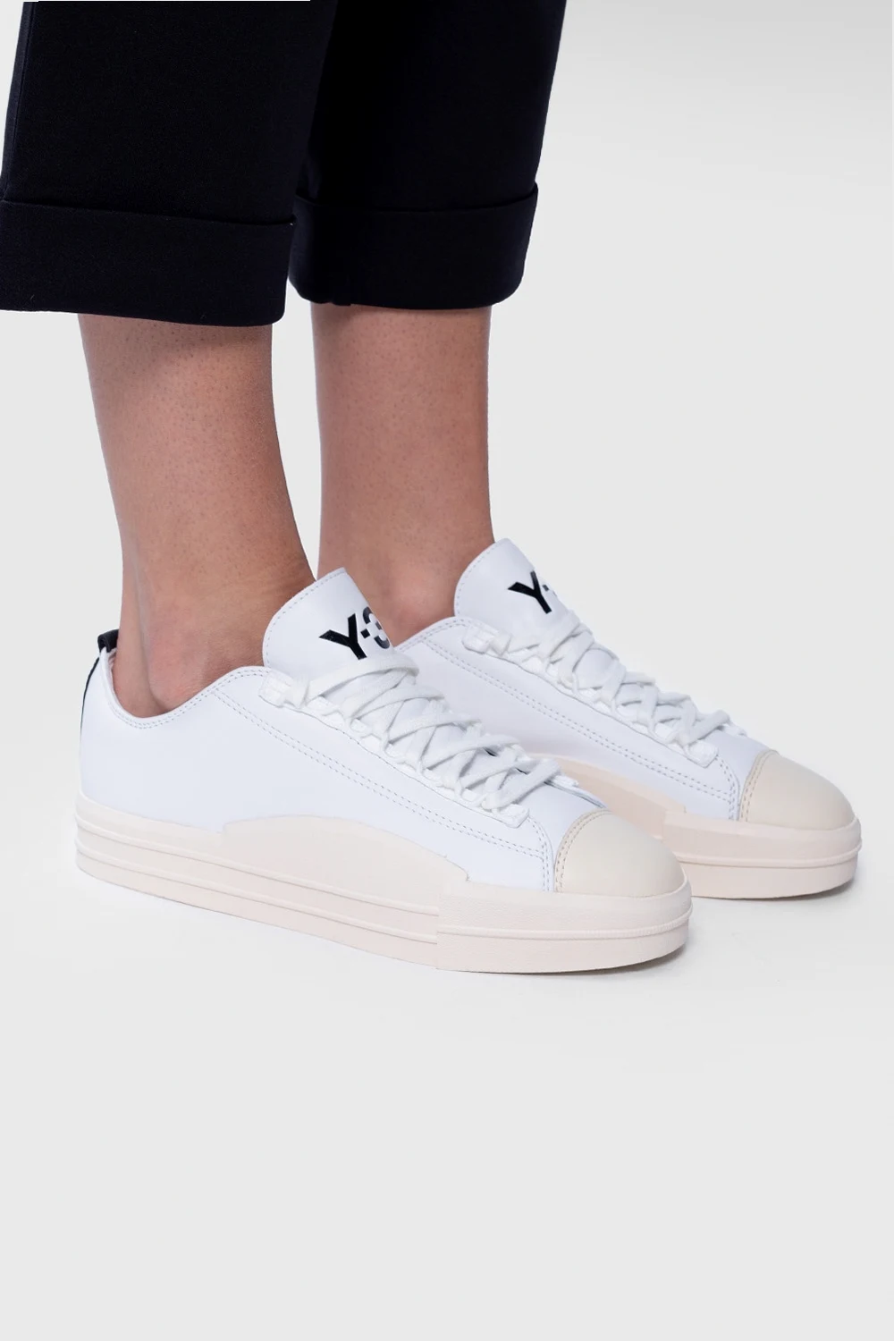 ‘Yuben Low’ sneakers