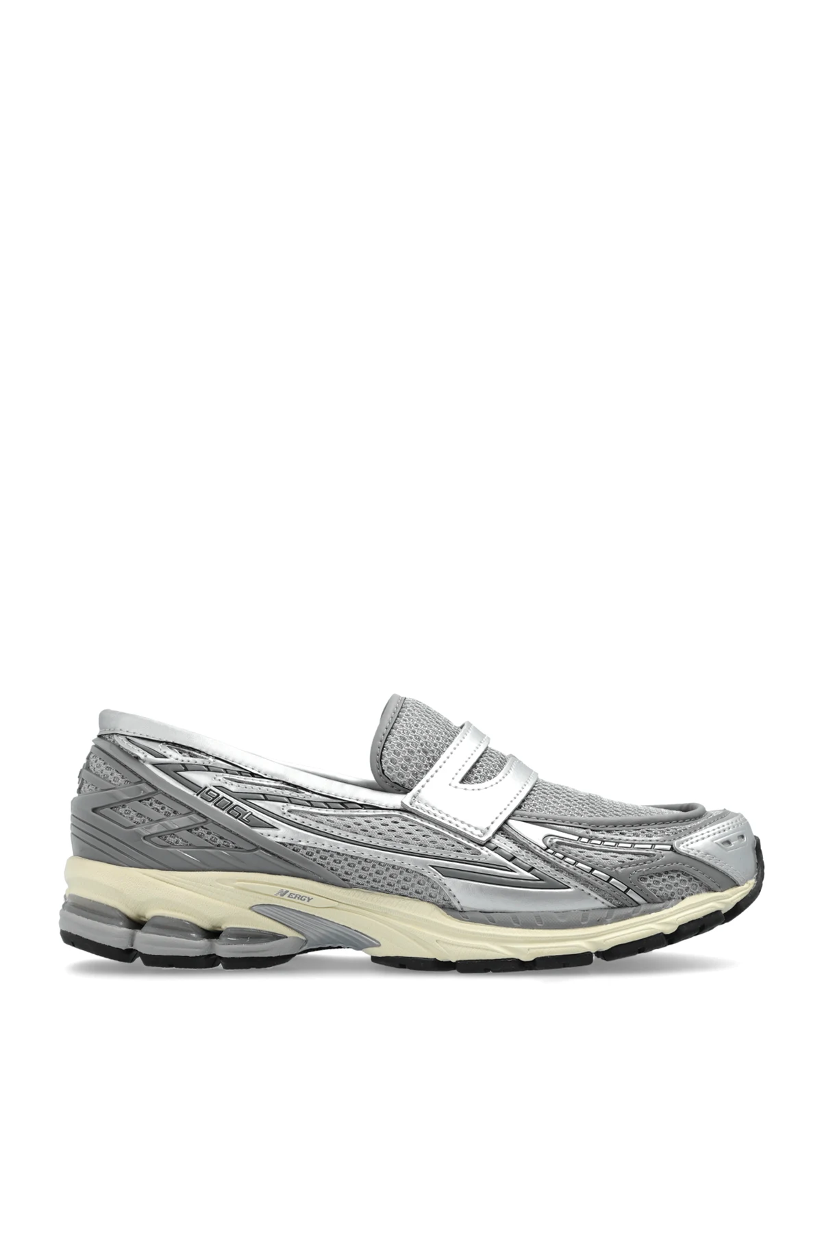 Sports shoes U1906LAE