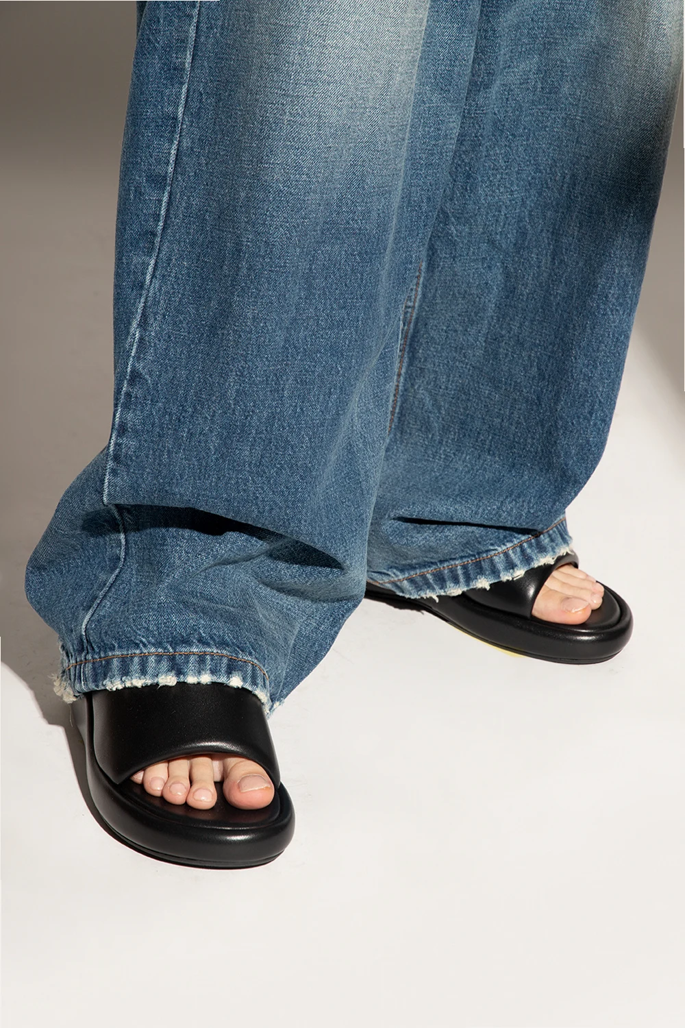 ‘Rise’ wedge slides