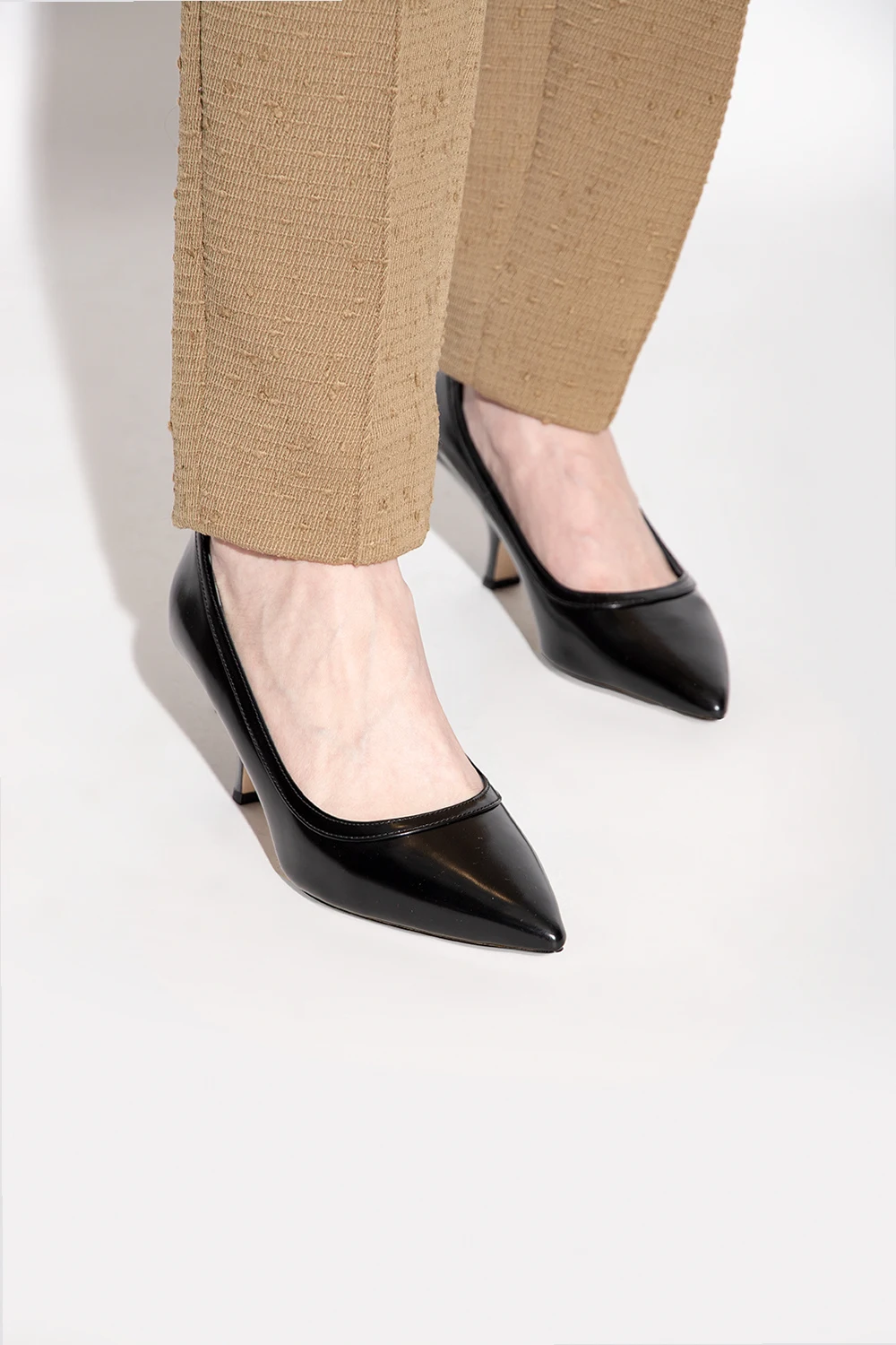 ‘Angle’ pumps