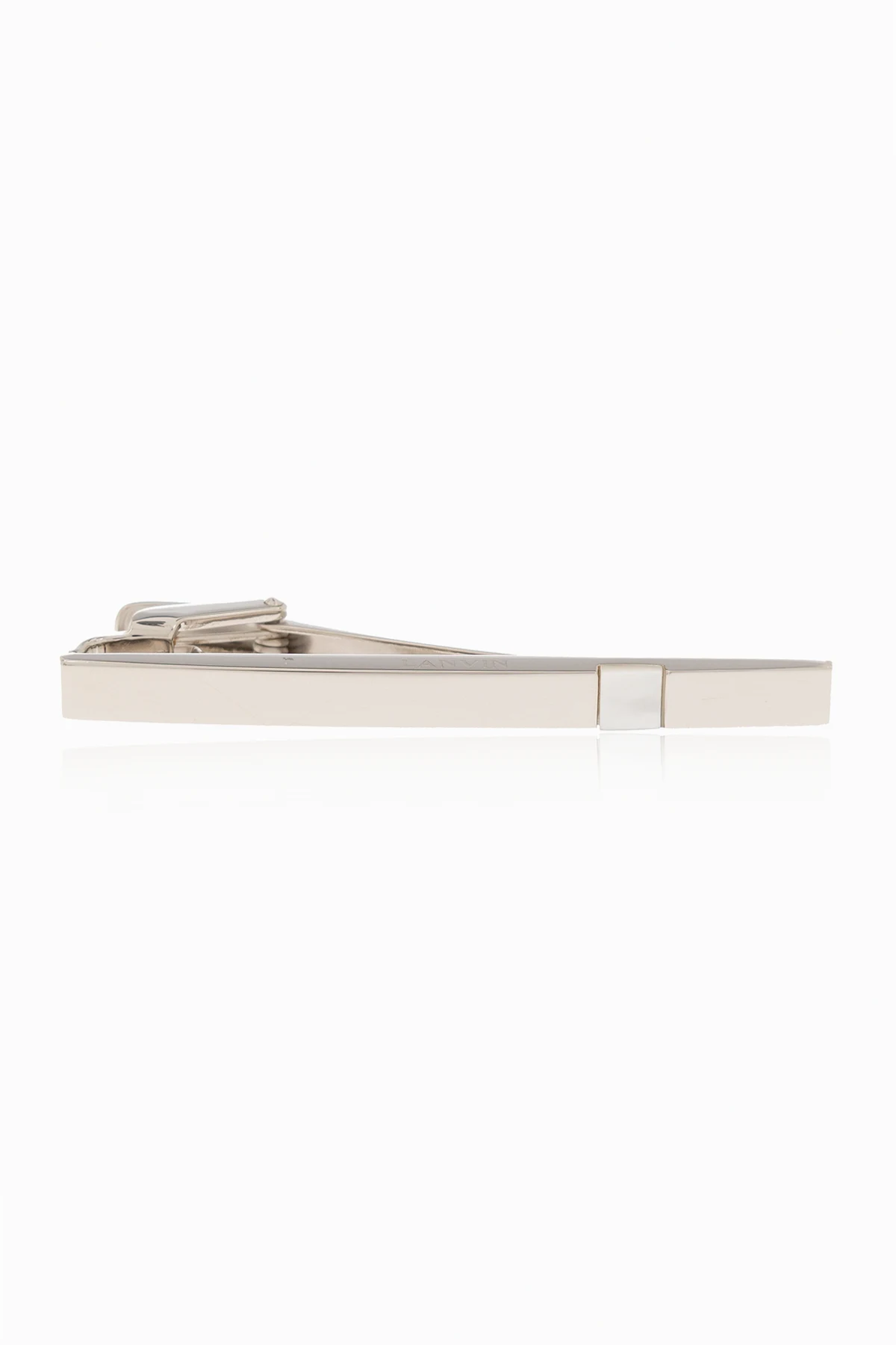 Tie clip with pearly finish