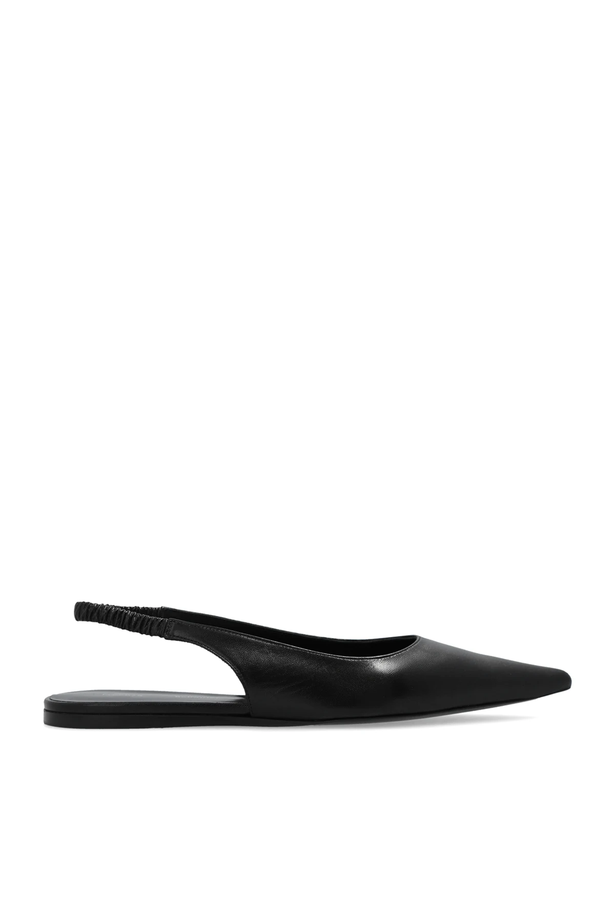 Leather shoes with pointed toe