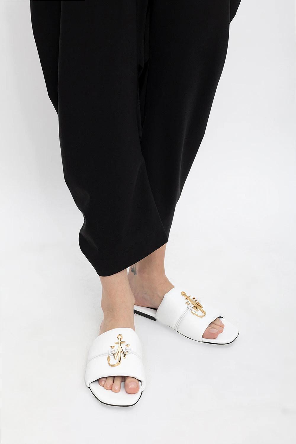 Leather slides with logo