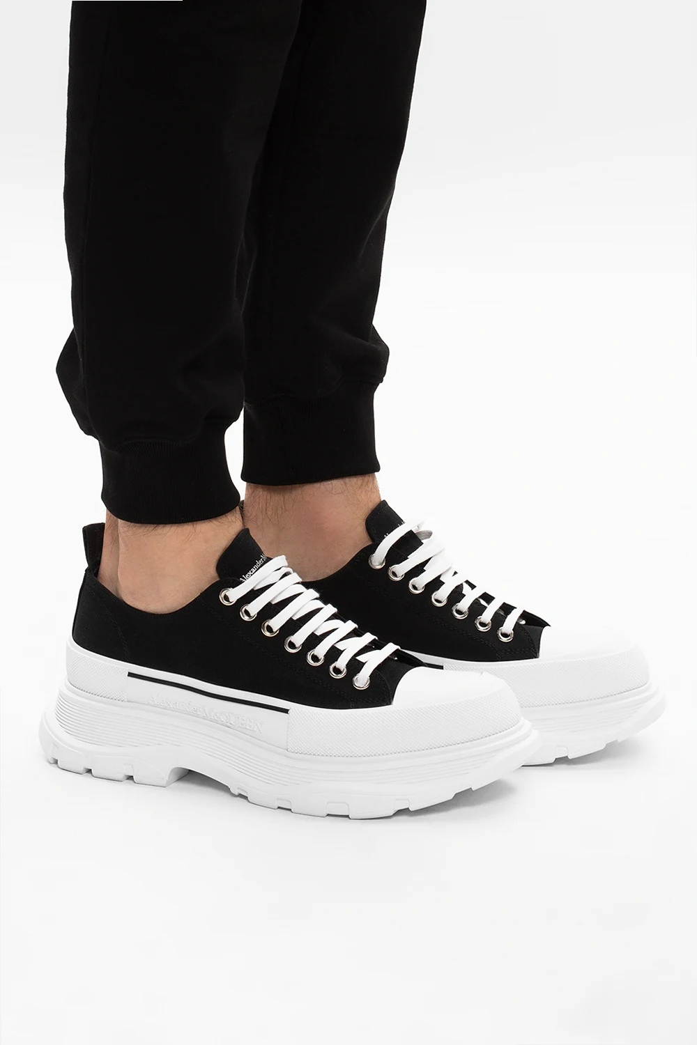 Lace-up platform shoes