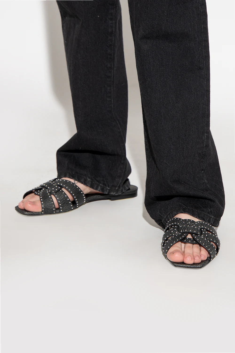 ‘Tribute’ slides