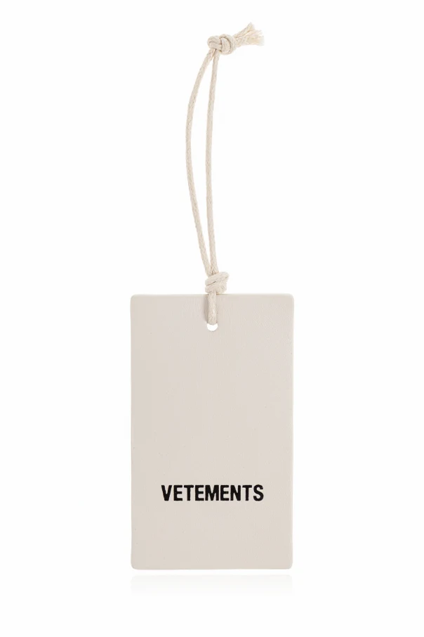 WEISS Anhänger mit Logo