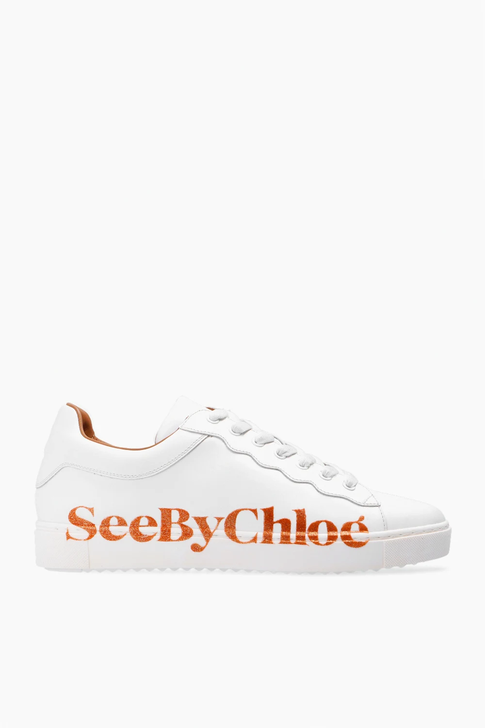 Lace-up shoes with logo