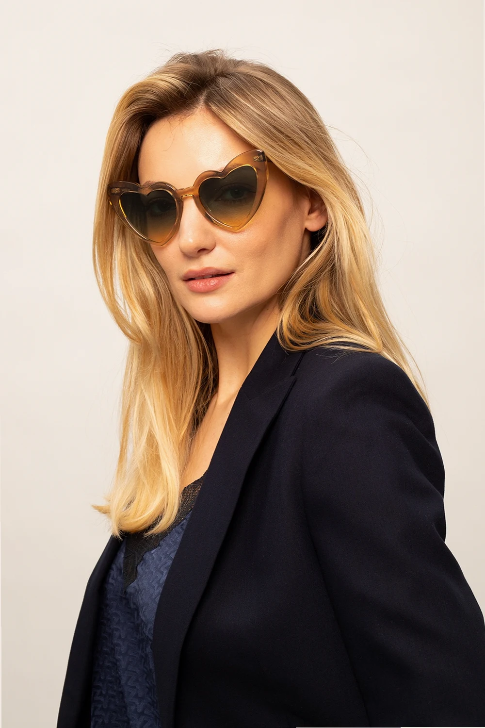 Okulary przeciwsłoneczne z logo 'SL 181'