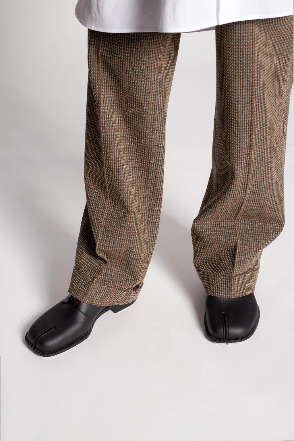 ‘Tabi’ toe shoes