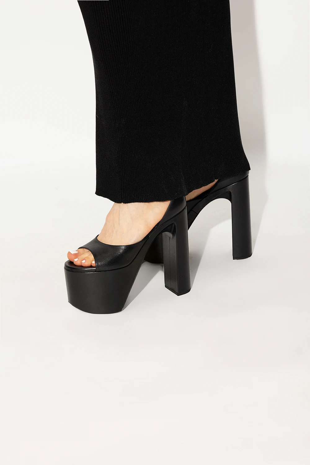 ‘Camden’ platform pumps