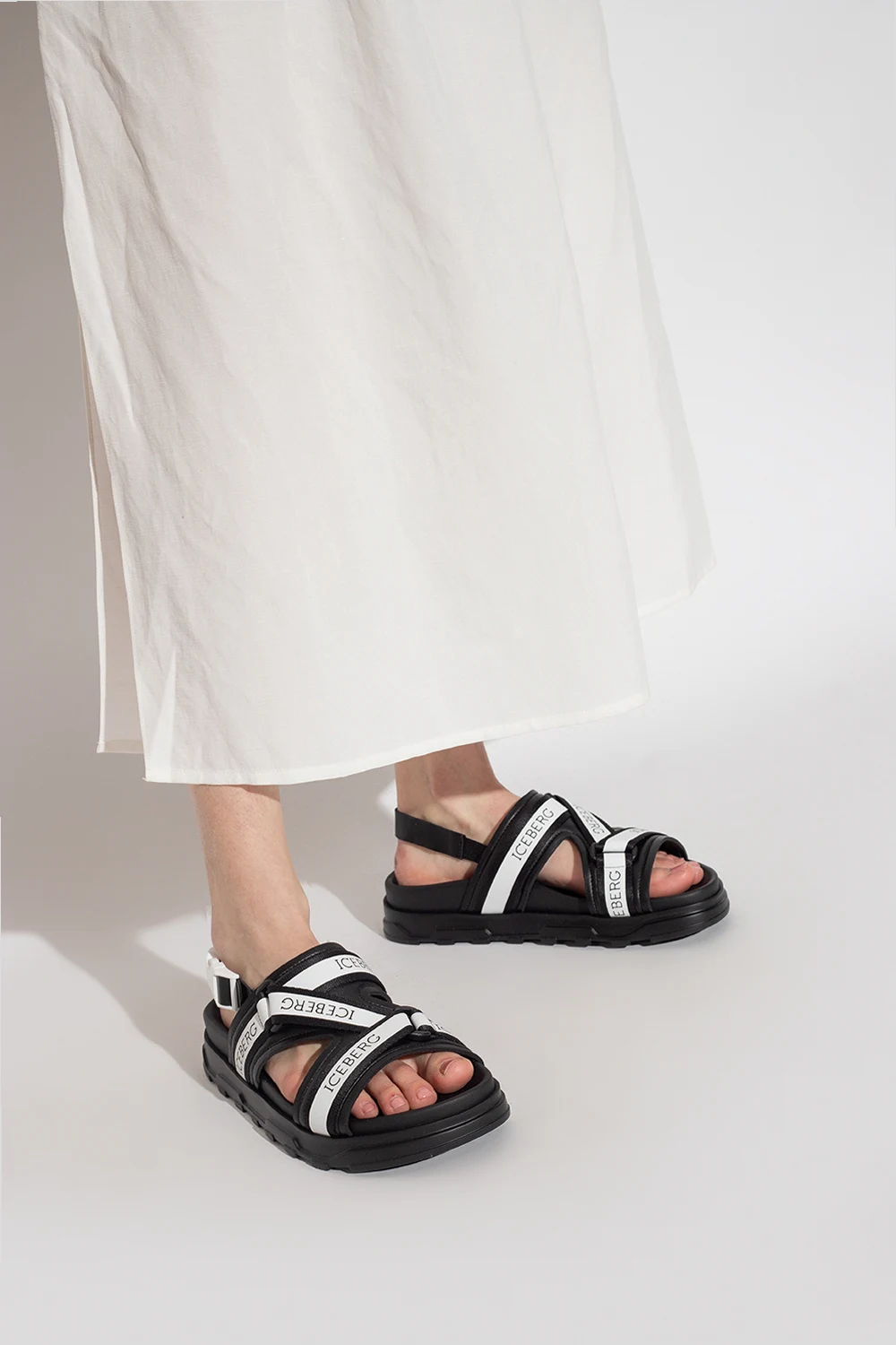 ‘Fondo’ sandals