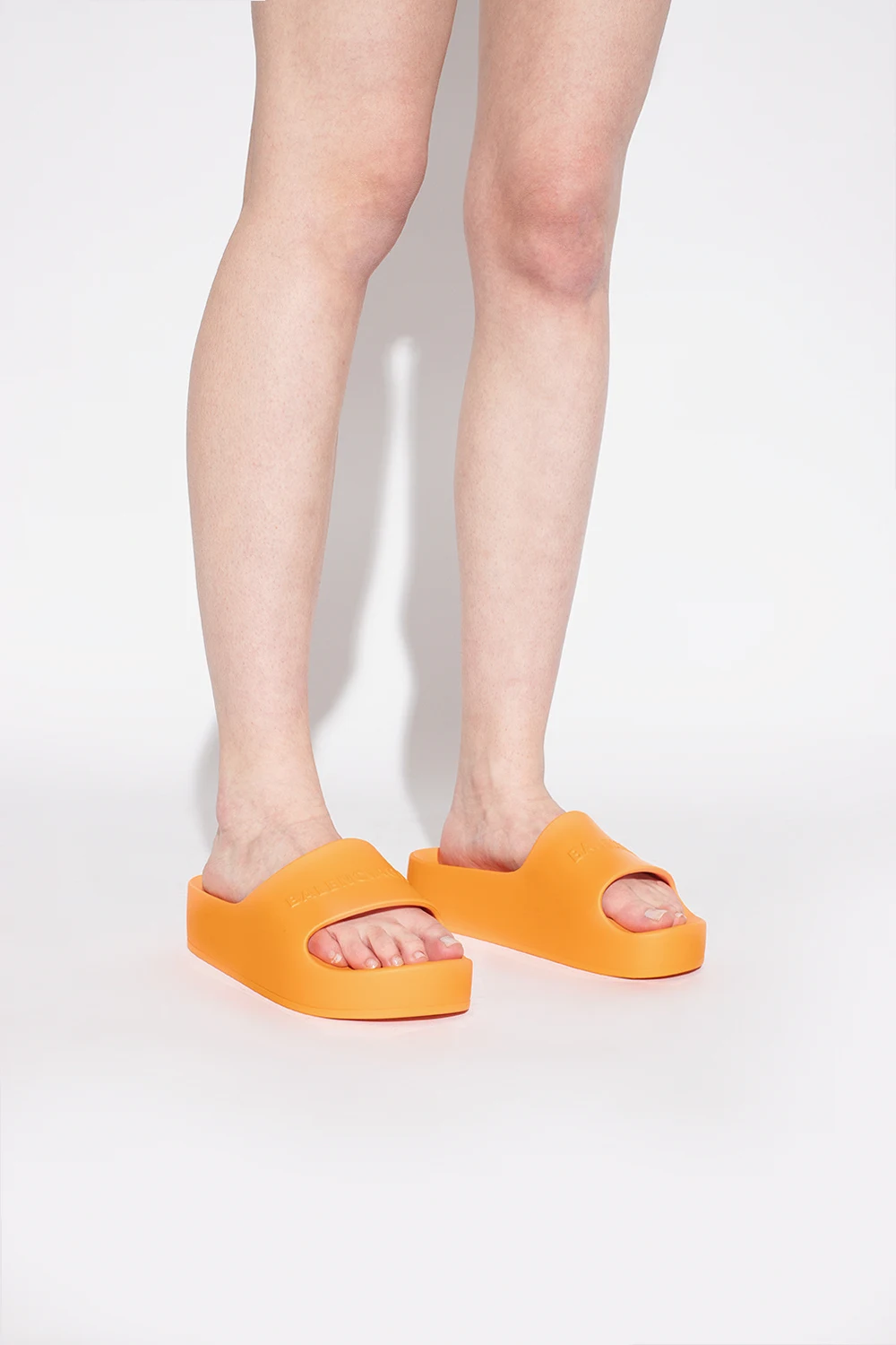 Klapki na platformie ‘Chunky’