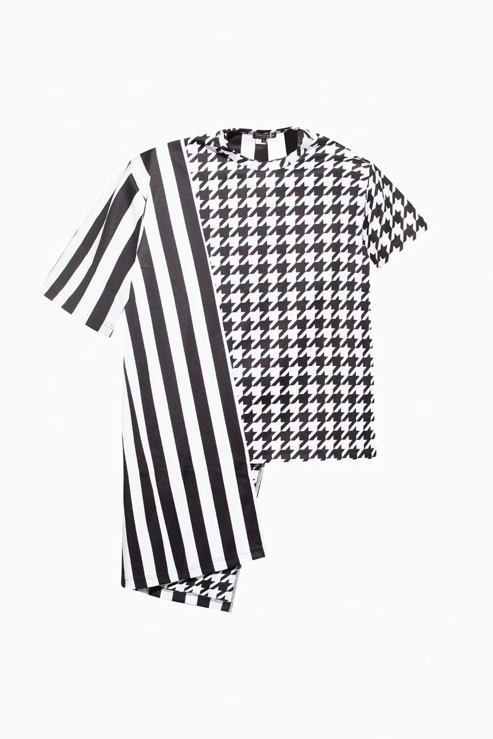 T-shirt z wyszytym wzorem