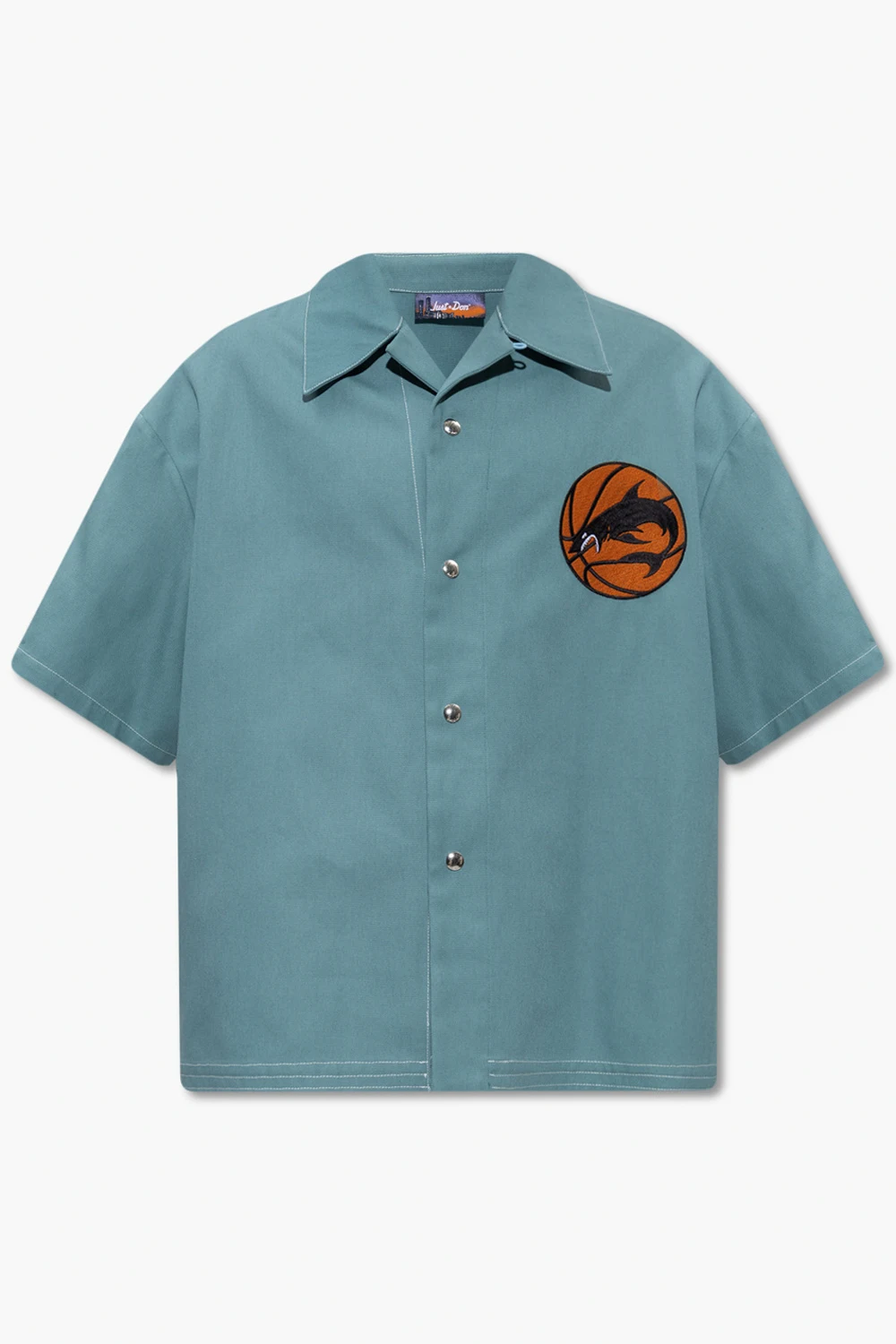 Shirt with short sleeves