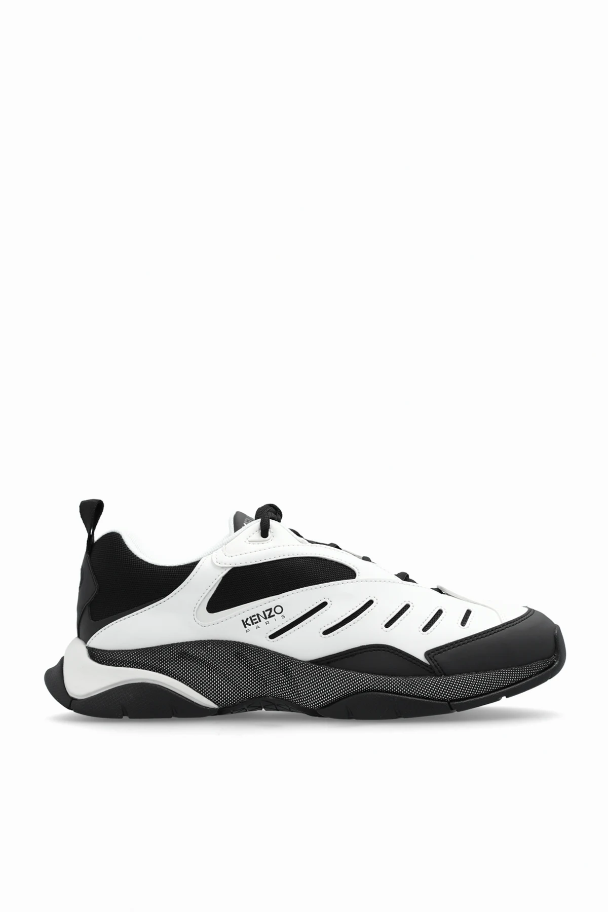 Sznurowane buty sportowe