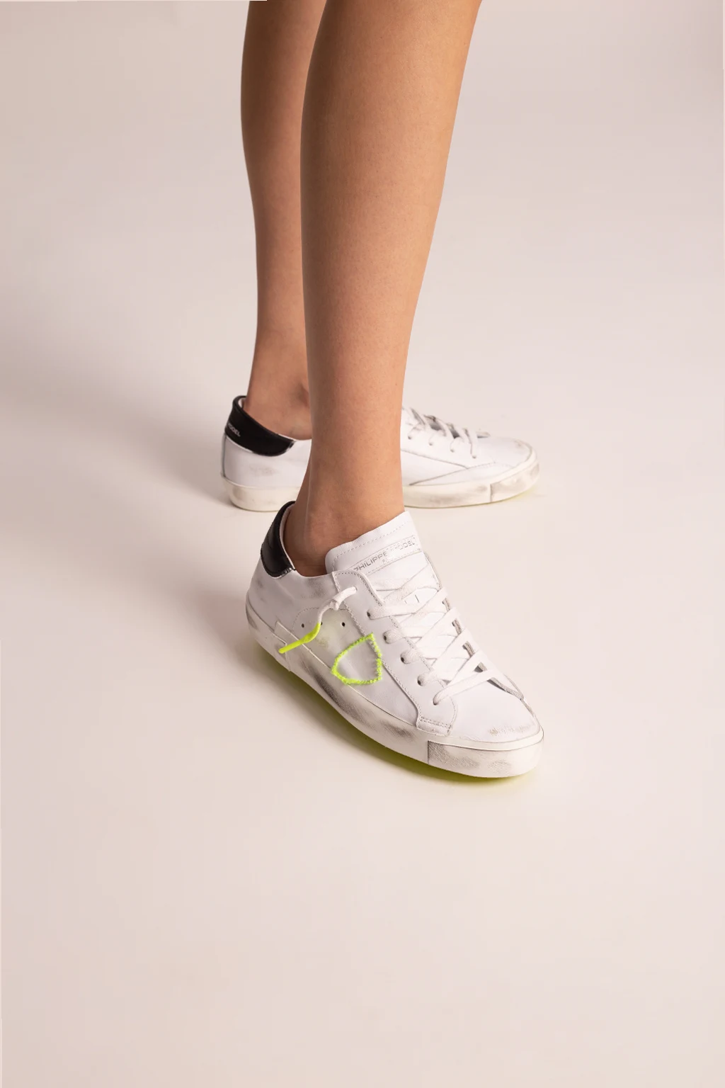 Buty sportowe z logo